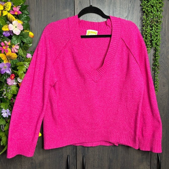 b💙2/$40💙Yummy Sweater Co Vibrant Pink V Neck Pullover Sweater Size M - Picture 4 of 16
